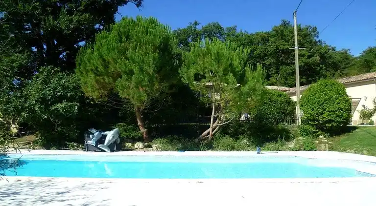 Gårdhus i Rochefort-en-Valdaine