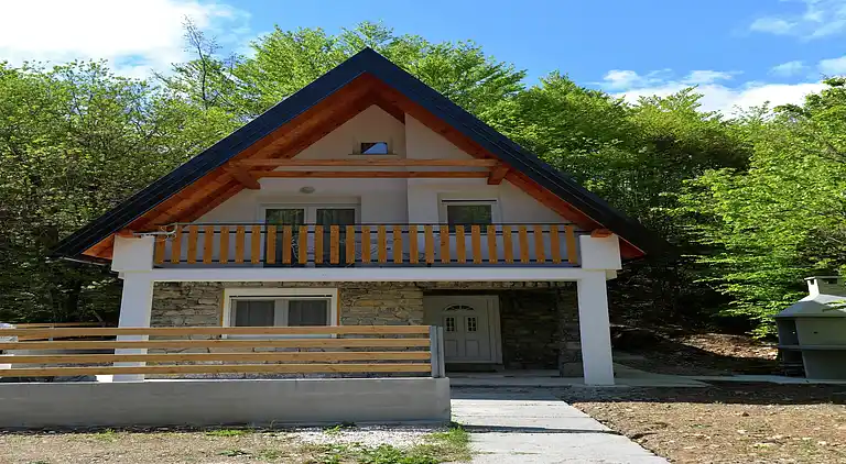 Cottage in Lovinac