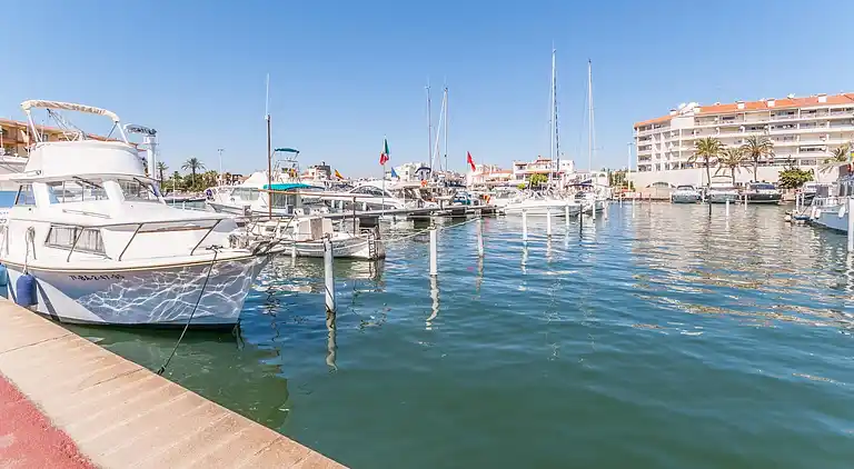 Apartment in Empuriabrava