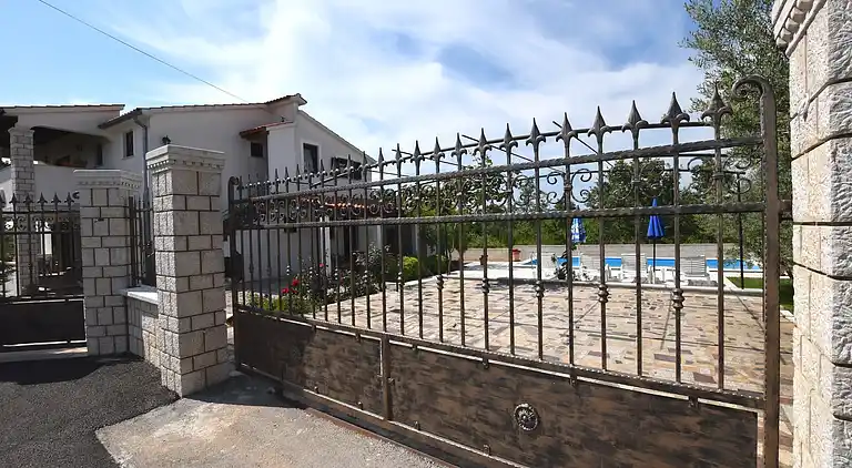 Appartamento in Žbandaj