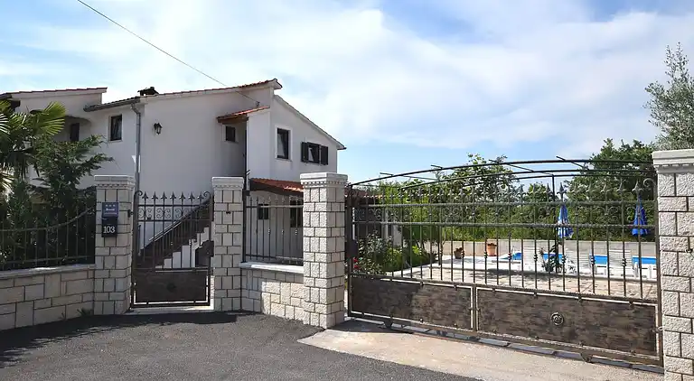 Sommerhus i Žbandaj