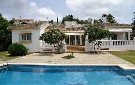 Smuk villa n&#230;r strand - Marbella