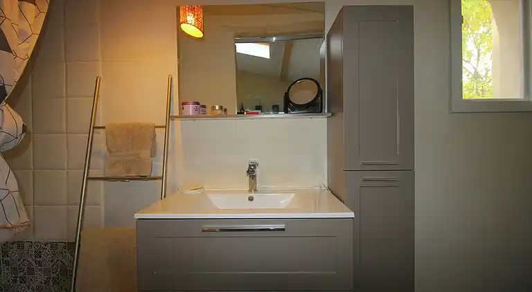 Holiday home in Faucon