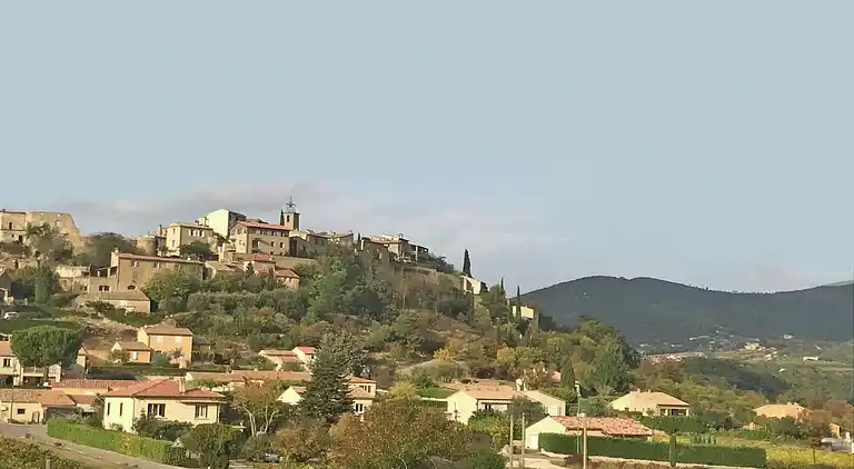 Holiday home in Faucon