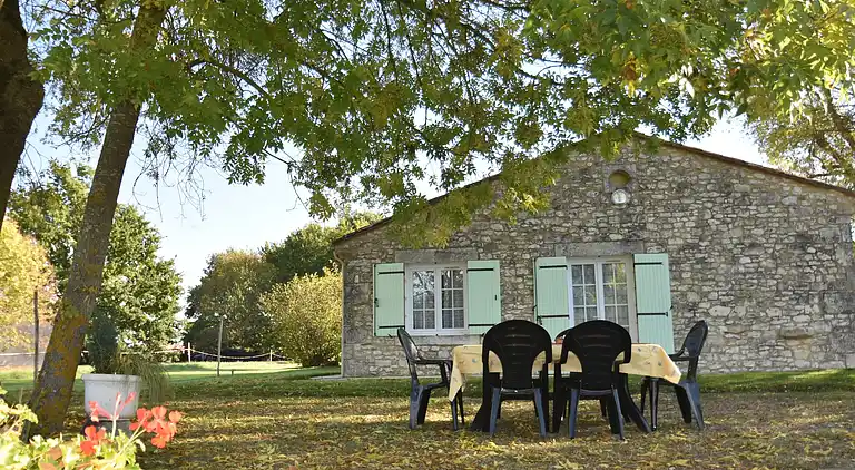 Holiday home in Cours-de-Pile