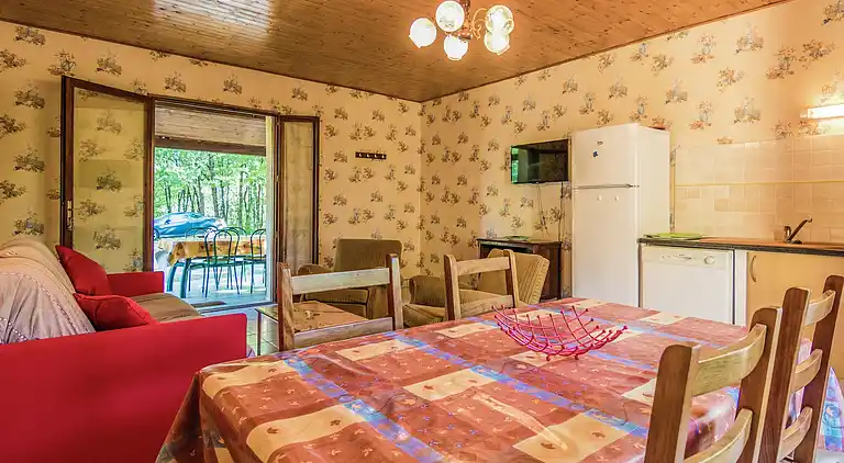 Holiday home in Saint-Crépin-et-Carlucet