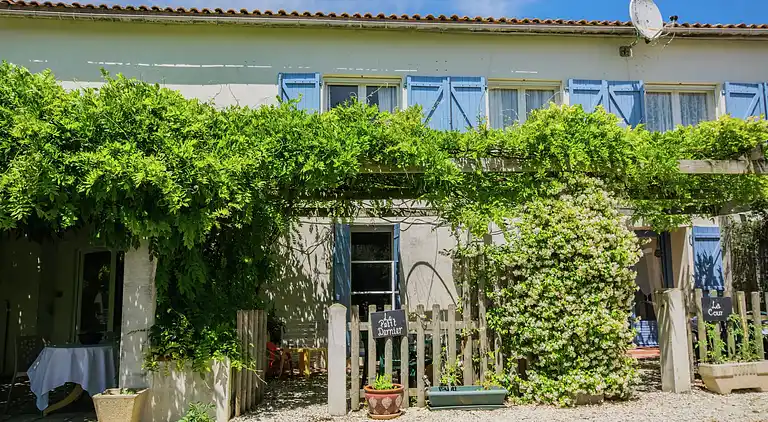 Holiday home in Pérignac
