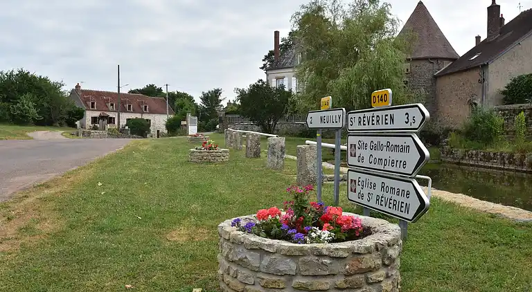 Holiday home in Saint-Révérien