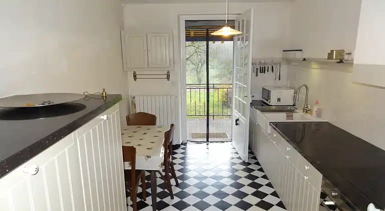 Sommerhus i Château-Chinon(Ville)