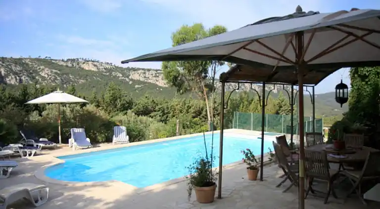 Holiday home in Évenos