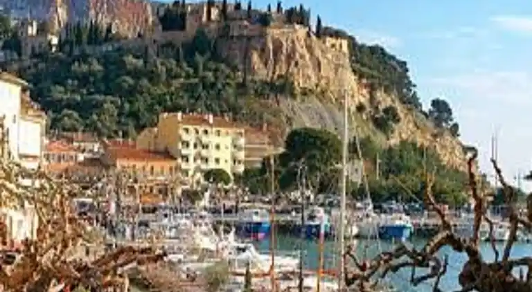 Holiday home in Évenos