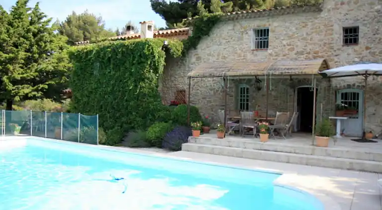 Holiday home in Évenos