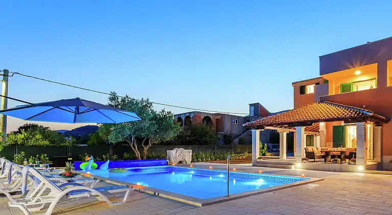 Villa i Kaštel Stari