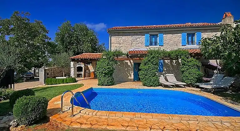 Holiday home in Zgrabljići