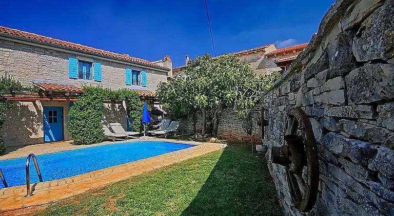 Holiday home in Zgrabljići