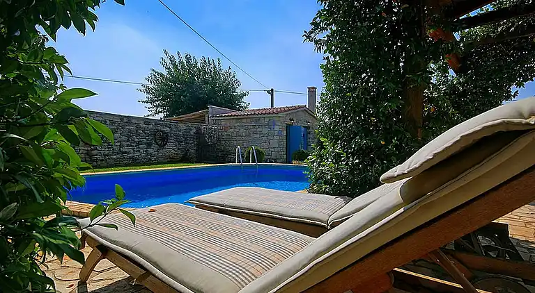 Holiday home in Zgrabljići