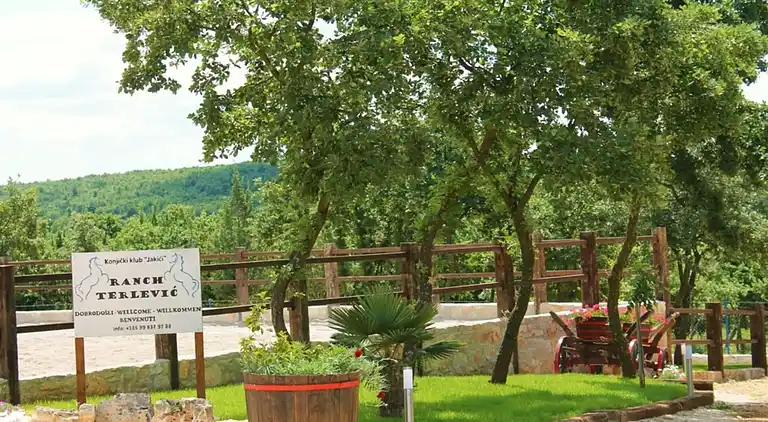 Gårdhus i Jakići Dolinji