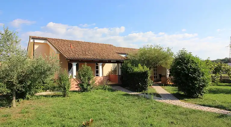Bungalow in Vrvari