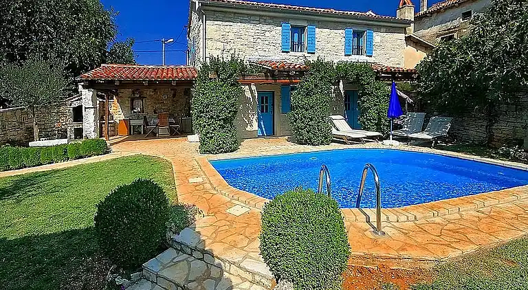 Holiday home in Zgrabljići