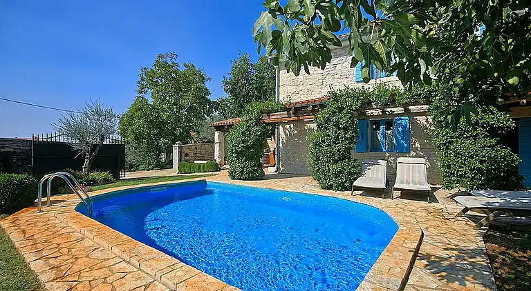 Holiday home in Zgrabljići