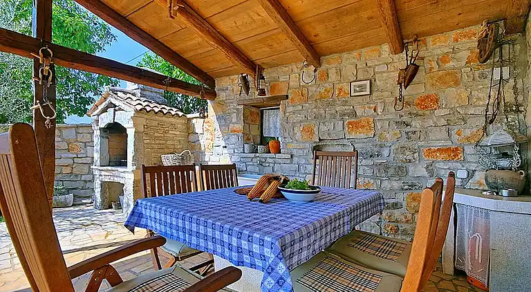 Holiday home in Zgrabljići