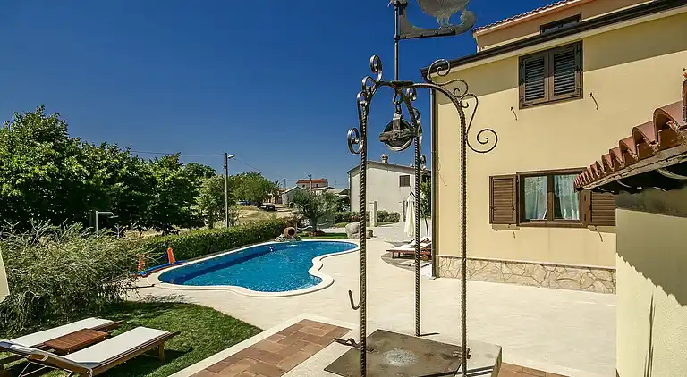 Ferielejlighed i Baškoti