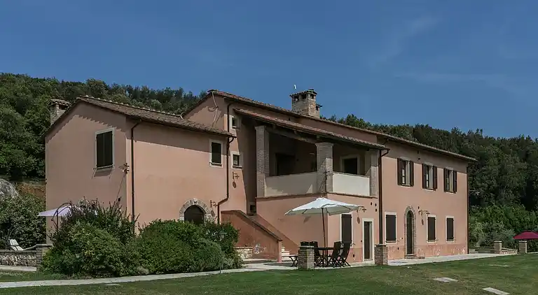 Farm house in Narni