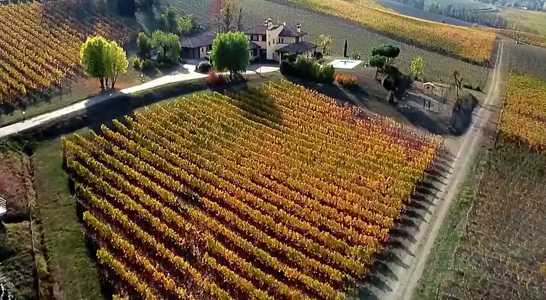 Farm house in Santa Maria della Versa