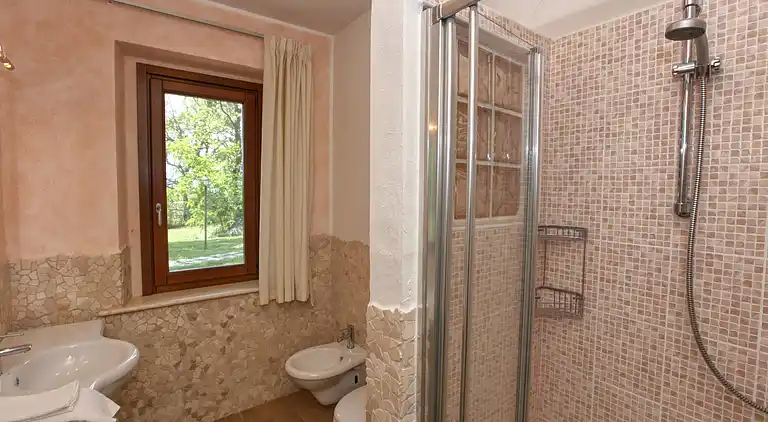 Manor house in San Valentino in Abruzzo Citeriore