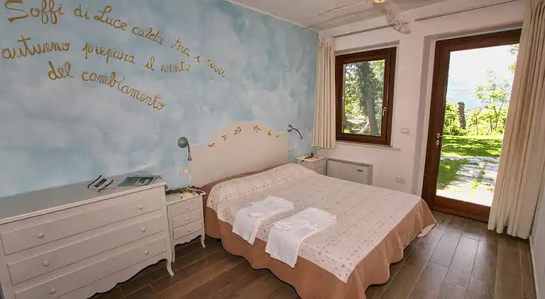 Manor house in San Valentino in Abruzzo Citeriore