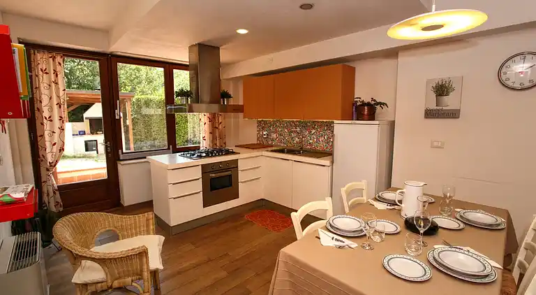 Manor house in San Valentino in Abruzzo Citeriore