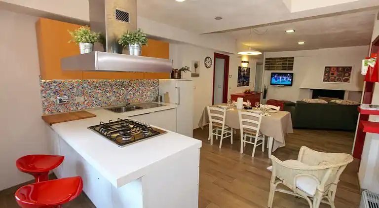 Manor house in San Valentino in Abruzzo Citeriore