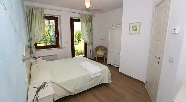 Manor house in San Valentino in Abruzzo Citeriore