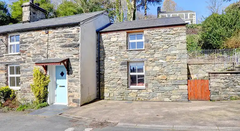 Holiday home in Penrhyndeudraeth