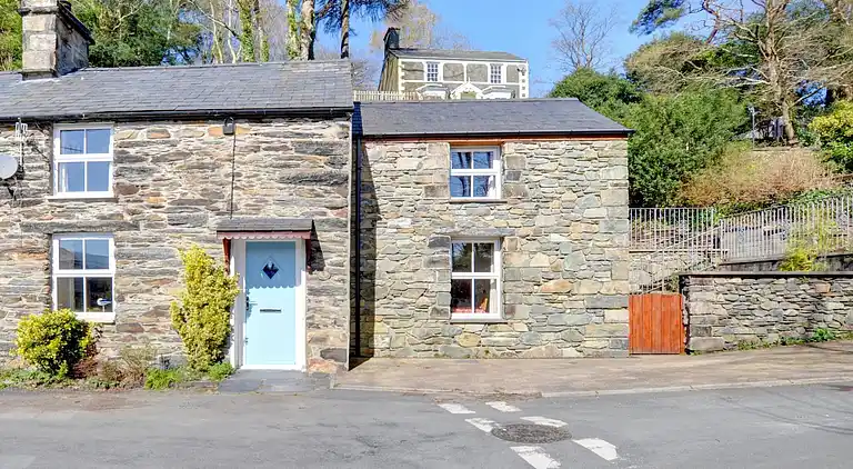 Holiday home in Penrhyndeudraeth