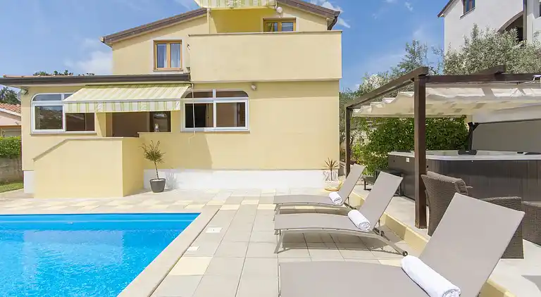 Ferielejlighed i Rošini