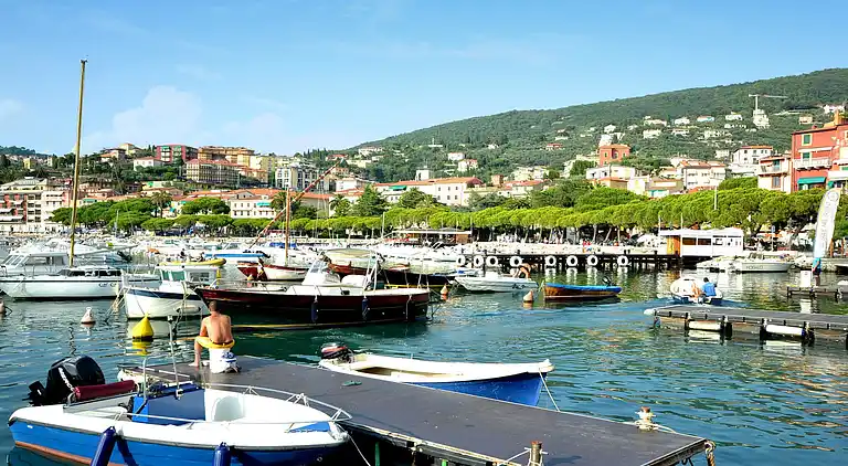 Apartment in Ameglia