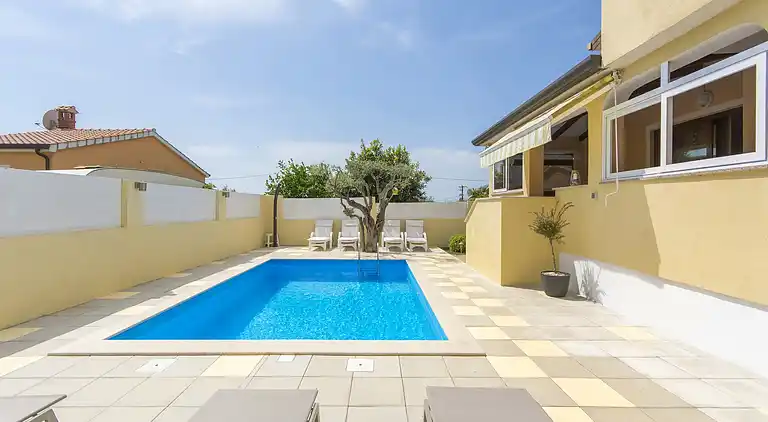 Ferielejlighed i Rošini