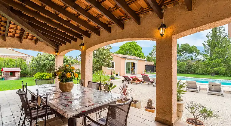 Holiday home in Pernes-les-Fontaines