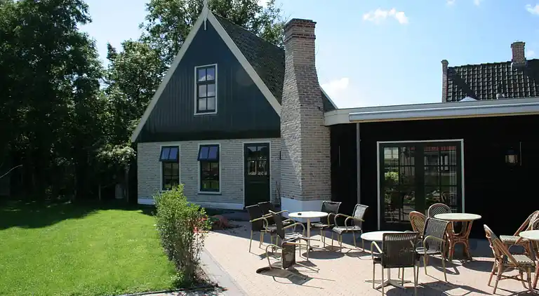 Landhaus in Hippolytushoef