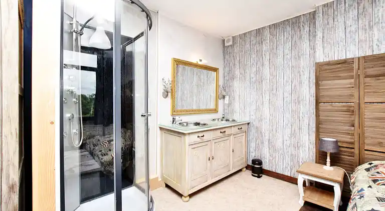 Holiday home in Menil