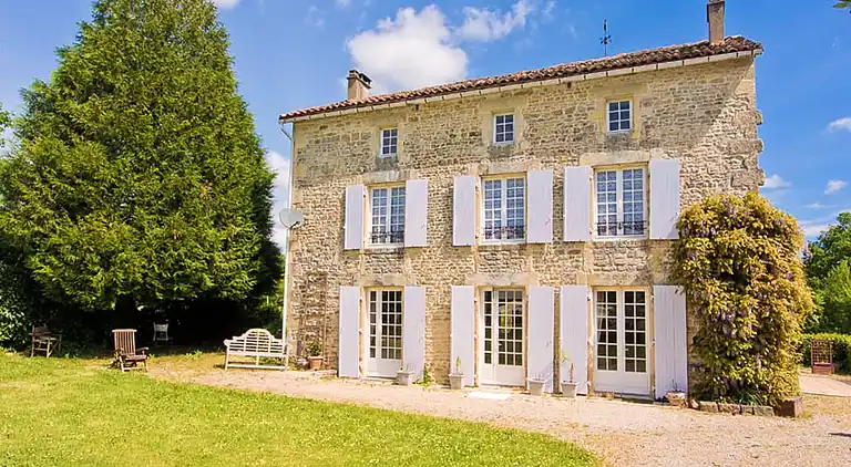 Manor house in Courcôme