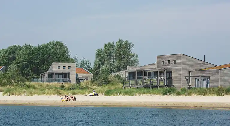 Villa in South Holland