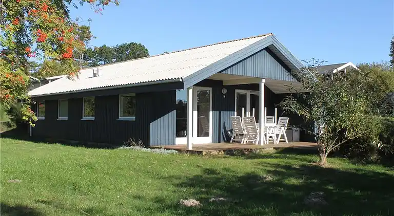 Sommerhus ved Øer Strand