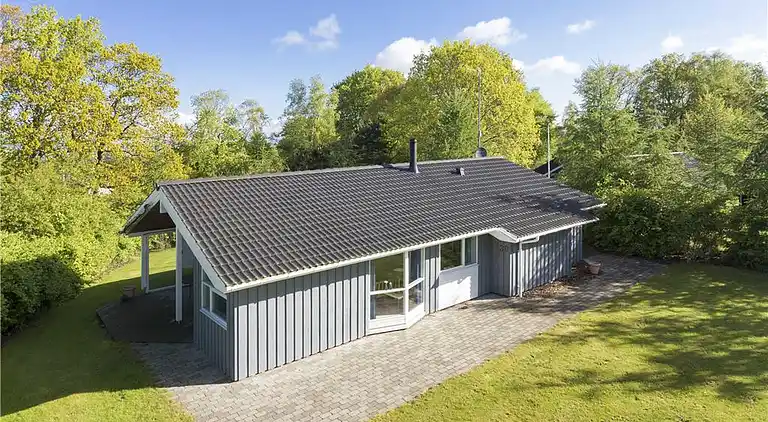 Sommerhus ved Fjellerup Strand