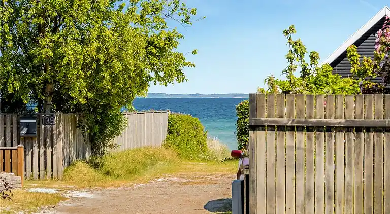 Semesterbostad vid Saksild Strand