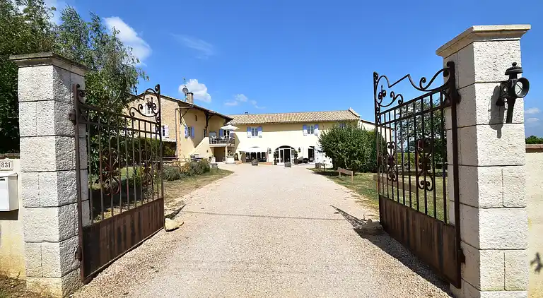 Manor house in La Chapelle-de-Guinchay