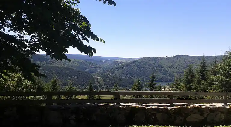 Farm house in Cros-de-Géorand