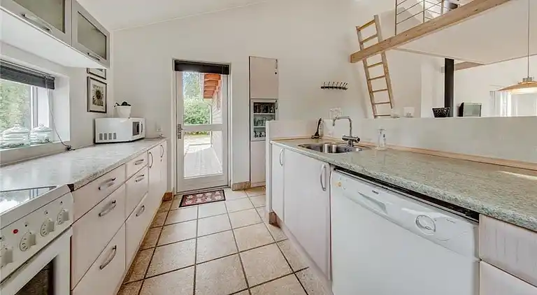 Sommerhus ved Øer Strand