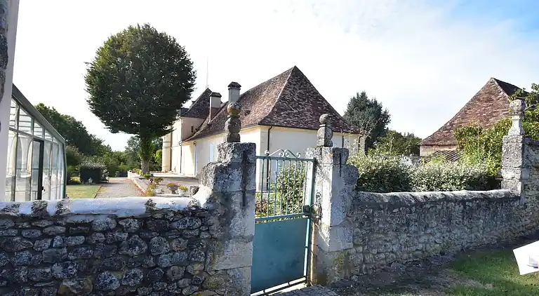 Holiday home in Cours-de-Pile